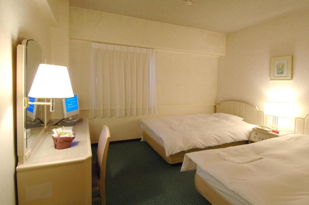 Smile Hotel Nagano Rum bild